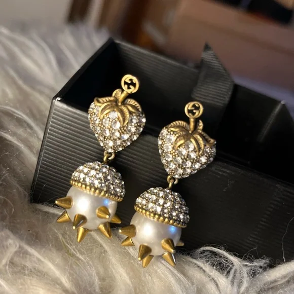 💯 Authentic GUCCI Strawberry Faux Pearl and Crystal Studded Earrings.🍓 - Picture 2 of 5